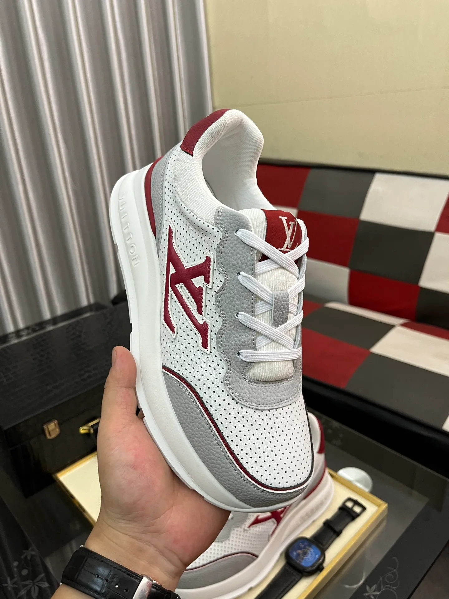 Men's shoes 💰458⌚️⌚️[Louis Vuitton LV] Dad shoes are popular casual sports shoes with outsole, breathable and comfortable, easy to walk, trendy men's versatile fly woven epoxy with ➕leather lining➕Gucci's popular original outsole, sports and running style, super comfortable. Code number 38-44